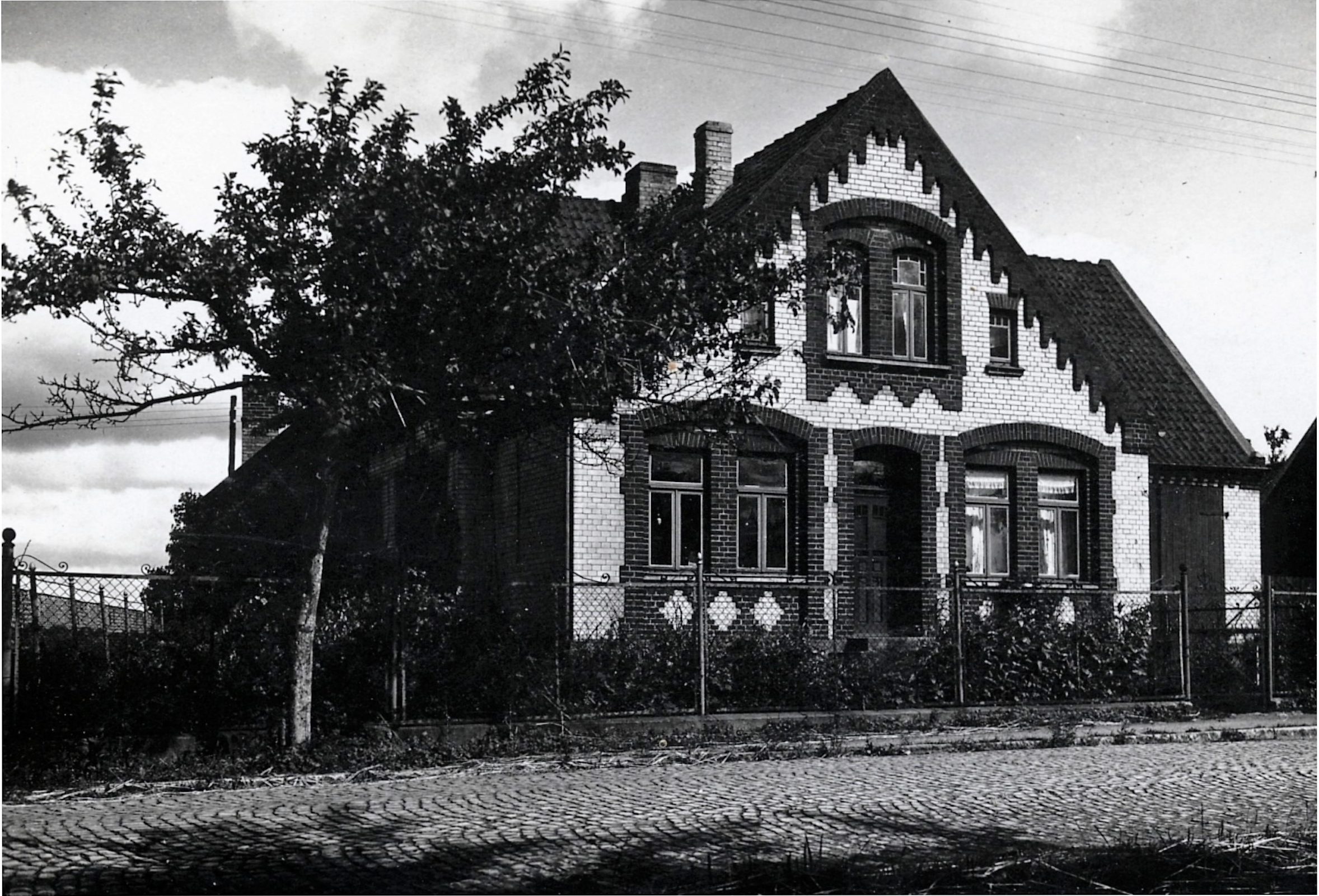 Schuhmacherei, Haus und Werksatt 1930